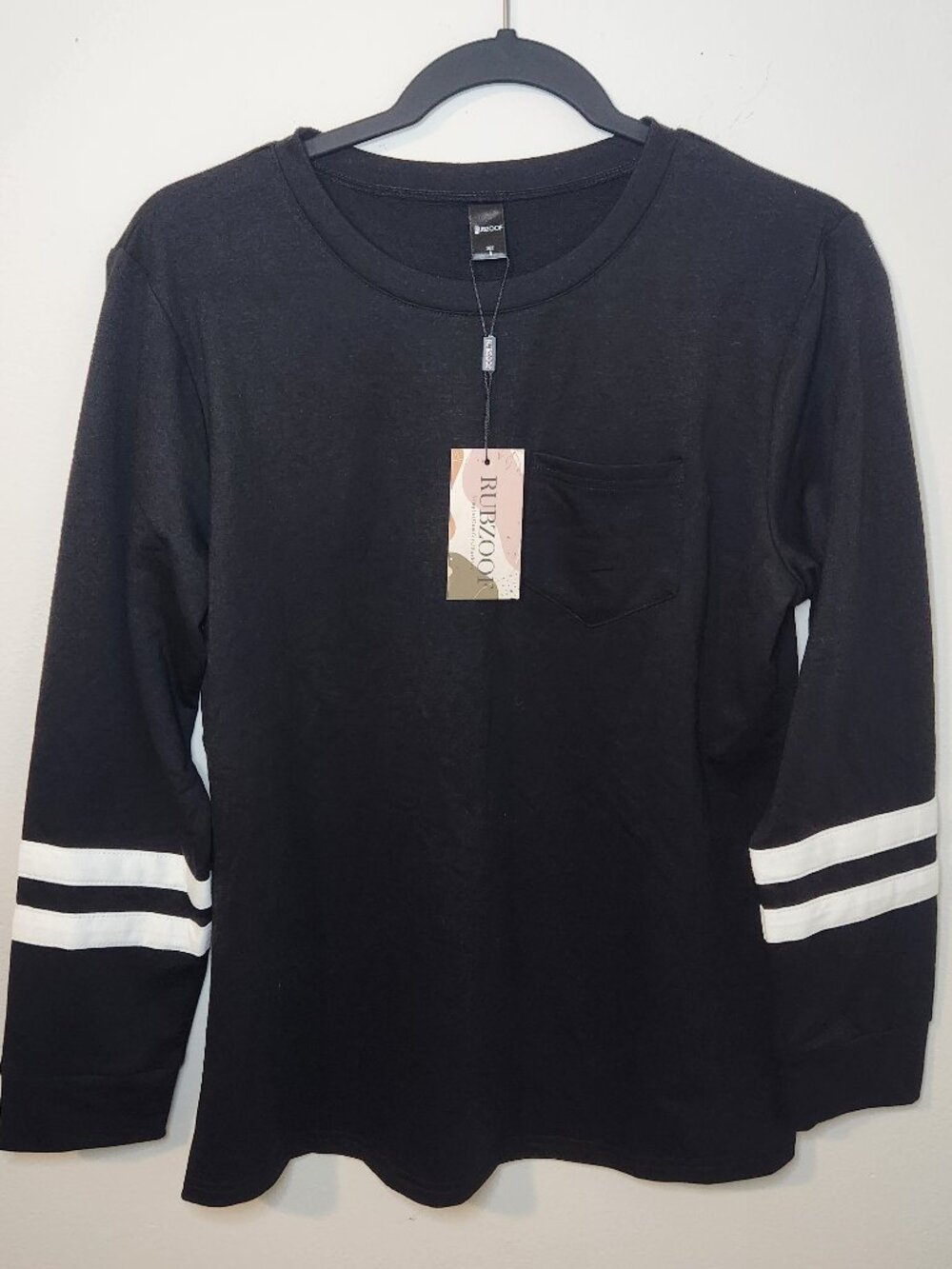 RUBZOOF Black Long Sleeve Stripe Sleeve Pocket Tee Size Small NWT